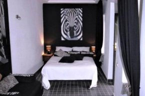 Room in Guest room - Riad Ralhaya, calm and voluptuous luxury in the heart of Marrakech - 2